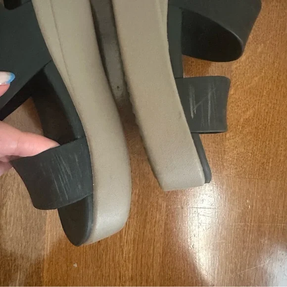 Crocs Black Platform Sandals - Picture 7 of 9